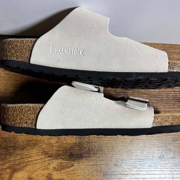 Birkenstock Women Cream Sandals with Brown Buckles Size 37 - Picture 9 of 13